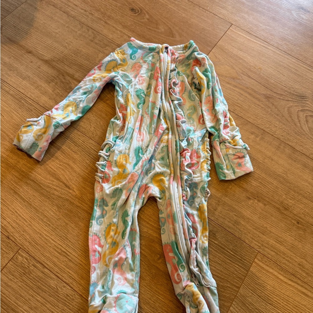 Alexis Ruffle Zip - Picture 6 of 8